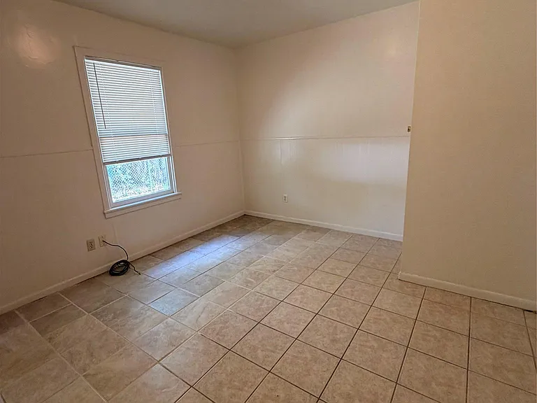 401 Jackman St — Photo 4