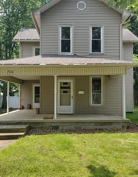 700 E High Ave — Photo 2
