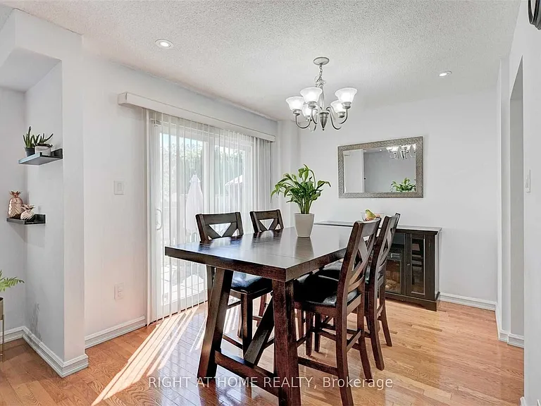 121 Radford Dr — Photo 7