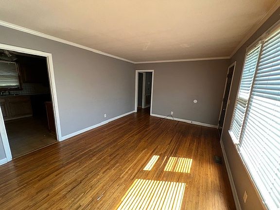 4th image of 1314 W Northfield Blvd