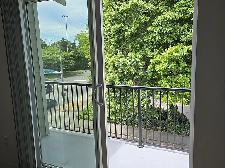 108 Factory Ave N #3C — Photo 15