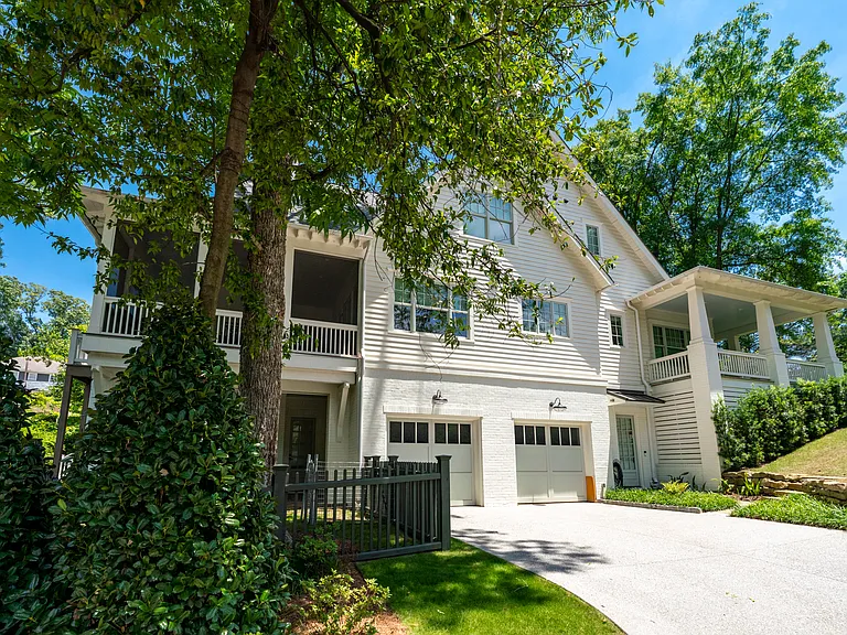 4 E Dr NE — Photo 13