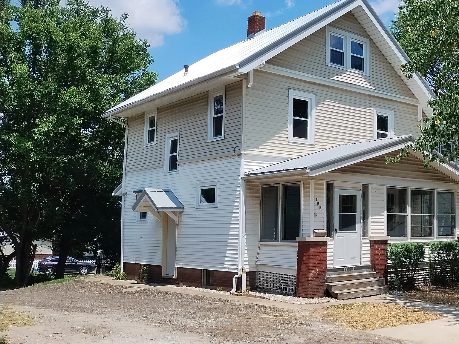 238 E Liberty St — Photo 3
