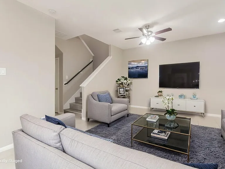 339 Sea Breeze Dr — Photo 4