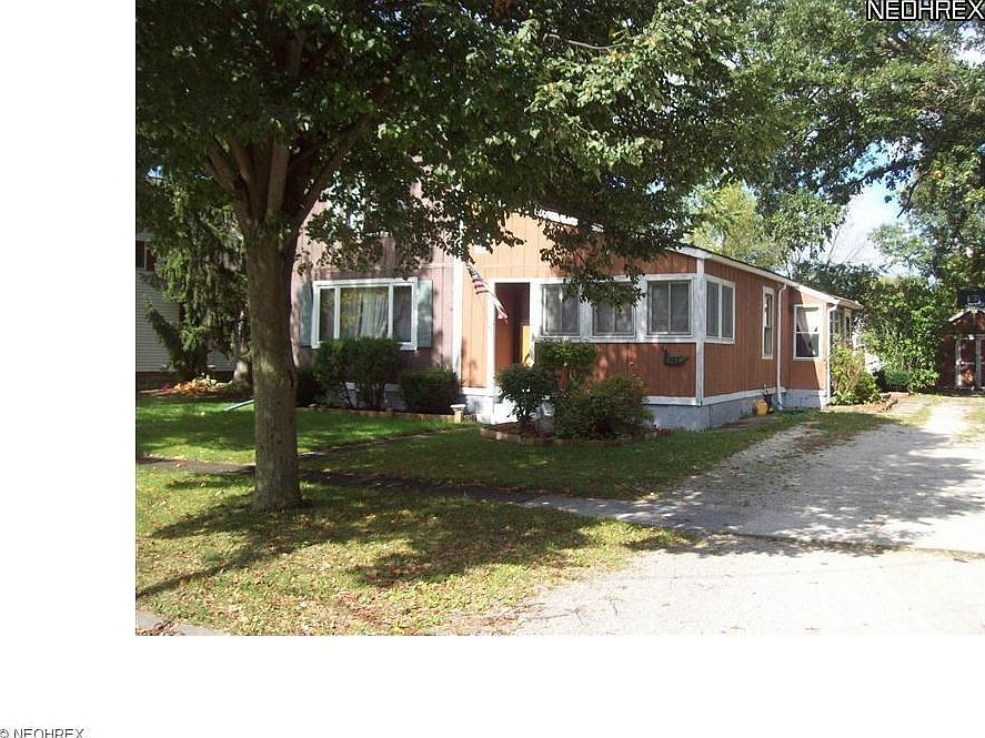 152 Vine St, Wellington, OH 44090 Zillow