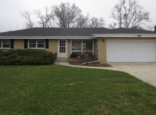 9253 Clancy Dr, Des Plaines, IL 60016