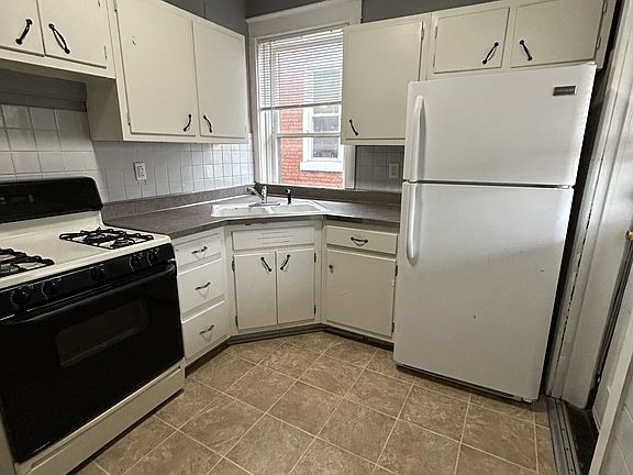 4th image of 301 11th St #2