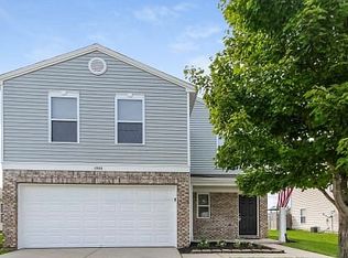 1901 Fountain Cir, Greenwood, IN 46143