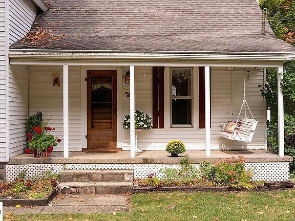 5th image of 1227 E Washington Rd