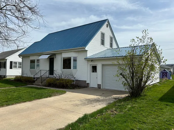 422 S Ellsworth St, Houston, MN 55943