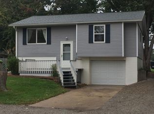 719 Herman Ln, Humboldt, IL 61931