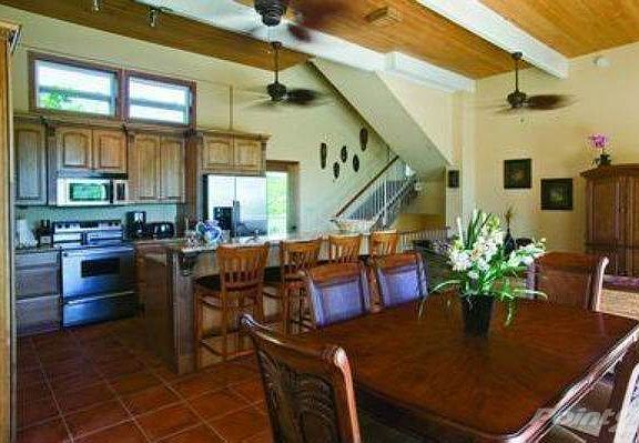 5_GREAT ROOM AND KITCHEN