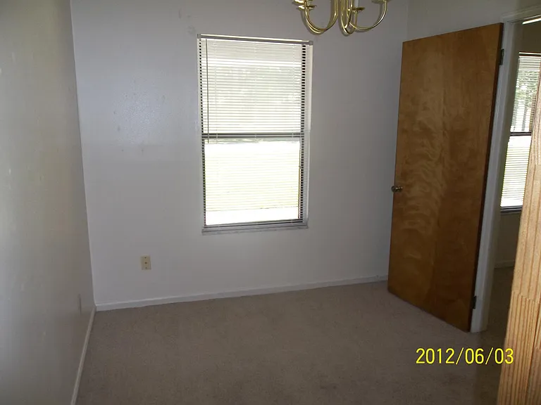 100 Creekwood Cir — Photo 11