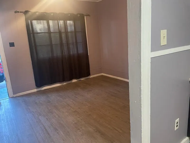 2 bed, $1,100 — Photo 3