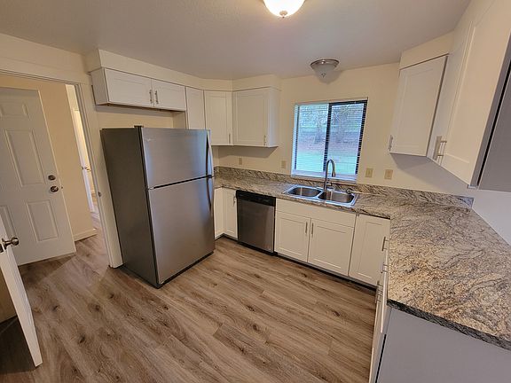 5th image of 19111 5th Ave E