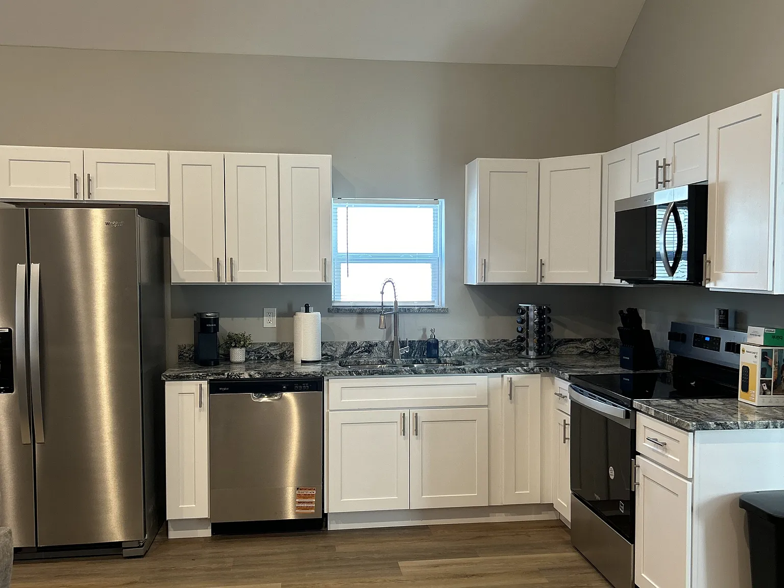 44 N Parkview Avenue - B — Photo 3