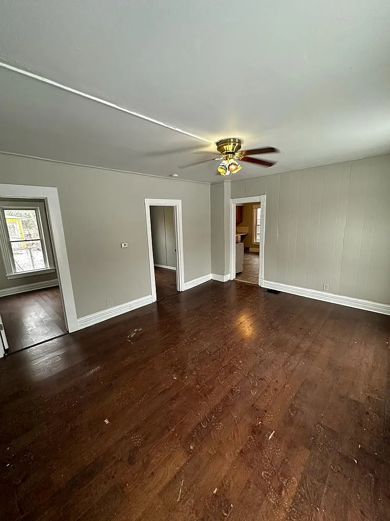 4 bed, 1050 sqft, $1,350 — Photo 4
