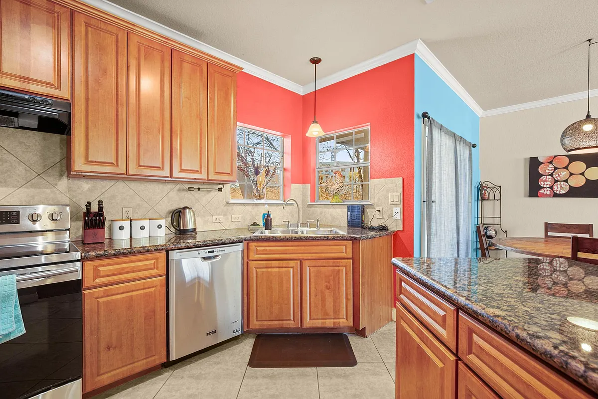 Building Photo - 1402 Parker Ln #3