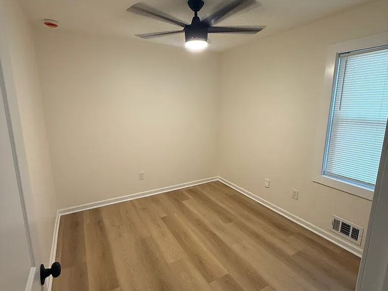 1743 Thomasville Dr SE — Photo 9
