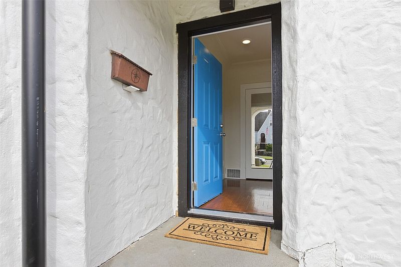 3rd image of 221 S 57th Street