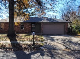 2804 E Linwood St, Springfield, MO 65804