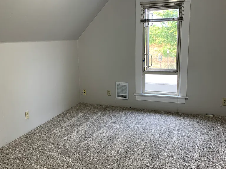 28 N Jefferson St — Photo 19