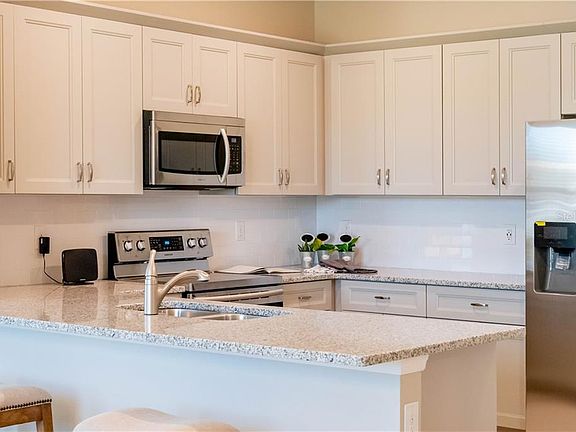 4th image of 27042 White Plains Way