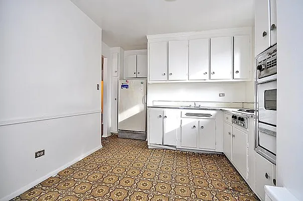 Sold by REMAX Distinguished Homes | media 23