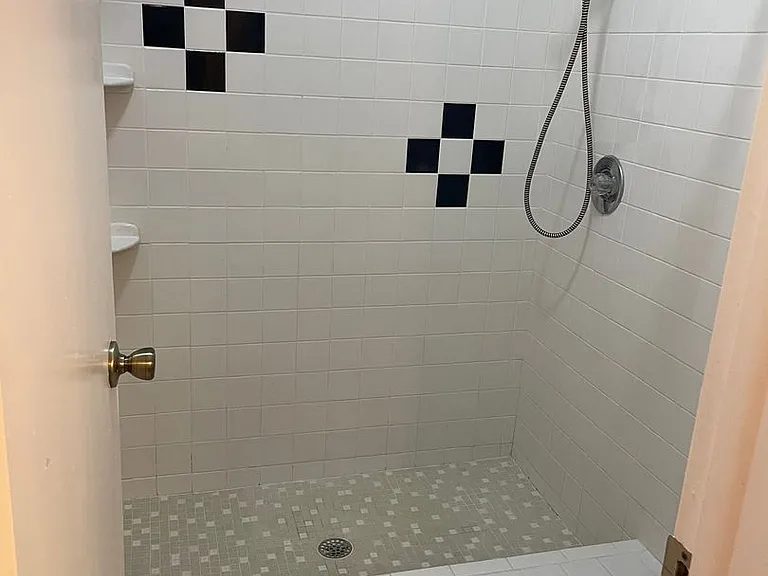 3000 Weymouth Ct — Photo 9
