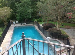 2672 Lake Cir, Jackson, MS 39211