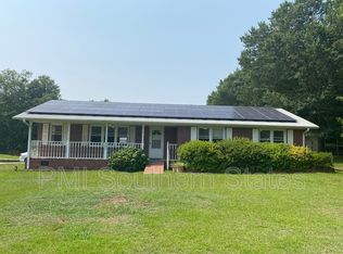 101 Hunter Rd, Woodruff, SC 29388