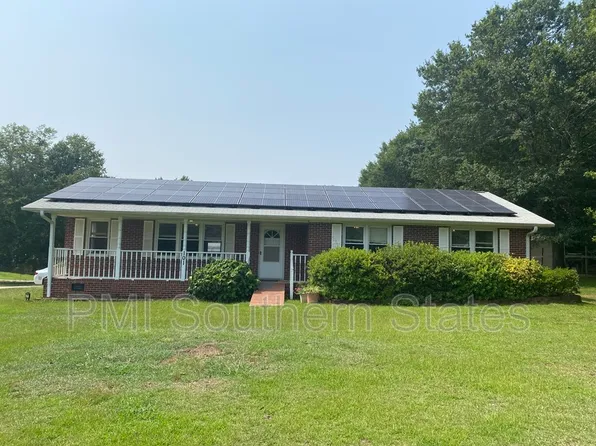 101 Hunter Rd, Woodruff, SC 29388