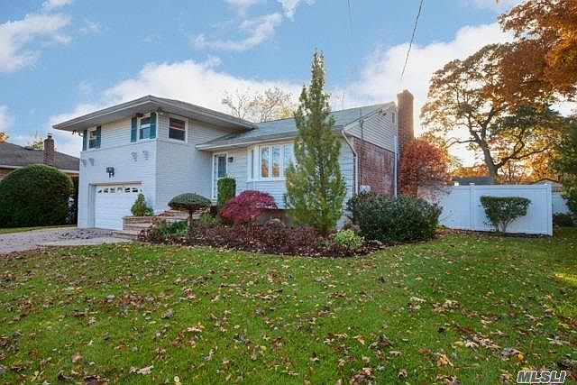 1st image of 852 Shari Ln