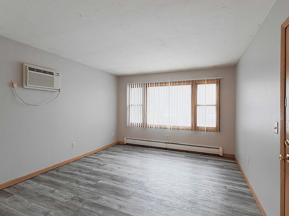 1st image of 944 E St #1X1A