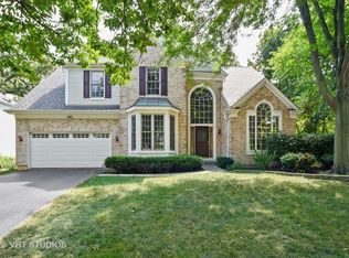 1113 Williamsburg Cir, Grayslake, IL