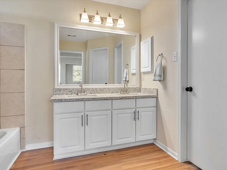1722 Sun Point Ct — Photo 24
