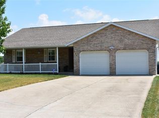211 Hummingbird Ln, Hannibal, MO 63401