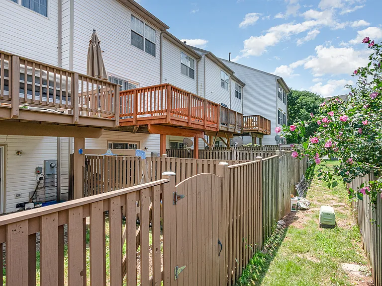 7442 Langholm Way — Photo 28