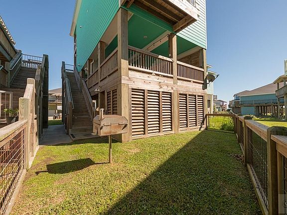 2nd image of 987 S Stingaree Dr
