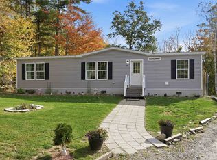 36 Dugout Rd, North Haverhill, NH 03774