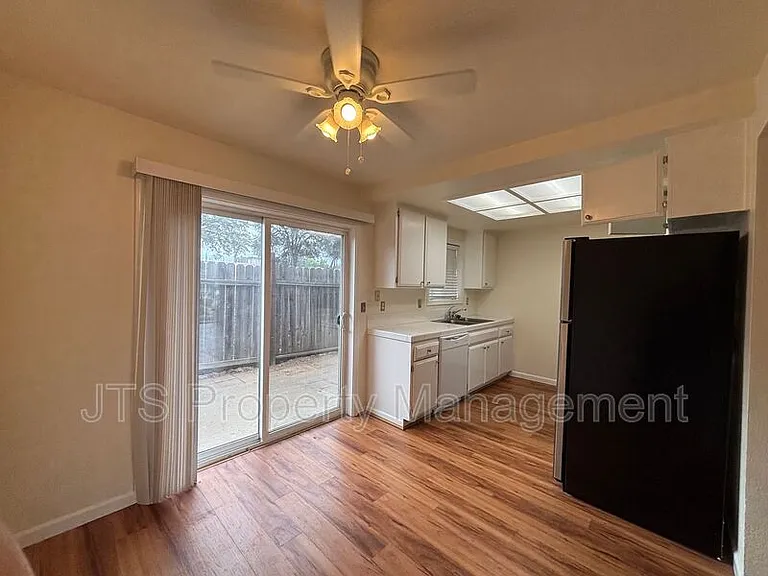 2515 Merrychase Dr #S — Photo 3