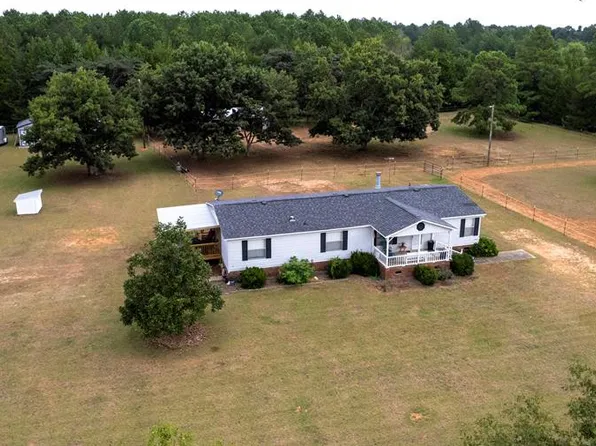 6305 Legendary Ln, Wedgefield, SC 29168