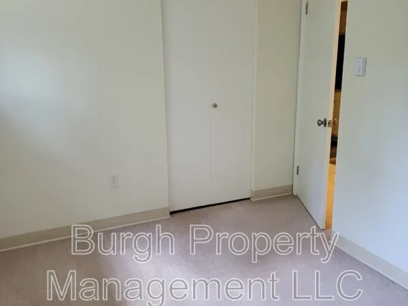 634 Southcrest Dr, 634 Southcrest Dr APT 10, Pittsburgh, PA 15226