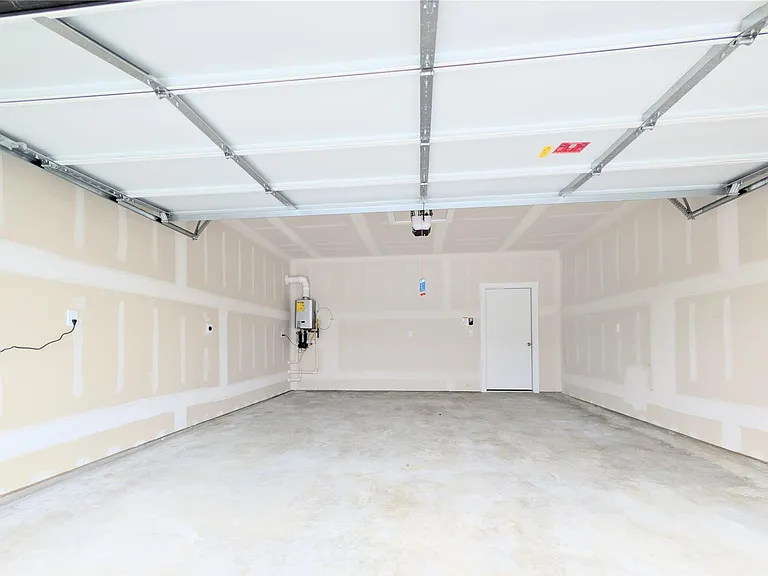 9400 Oxbow Strap Dr — Photo 30