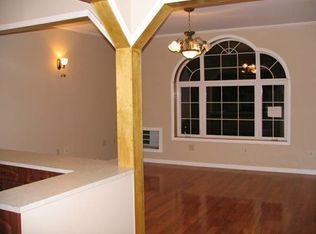 919 34th Ave, Astoria, NY 11106