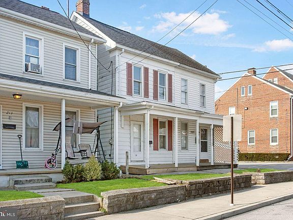 2nd image of 211 Fulton St