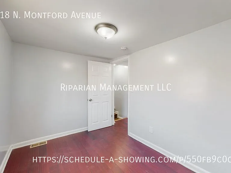 618 N Montford Ave — Photo 11