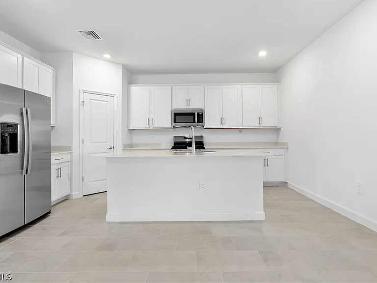 14735 Bluewater Rd — Photo 14