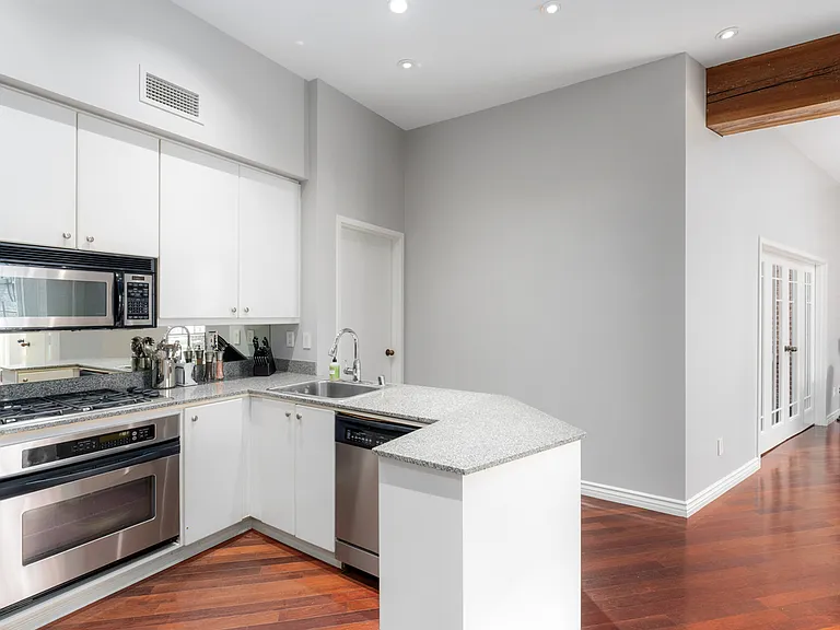 500 W Harbor Dr #1502 — Photo 11