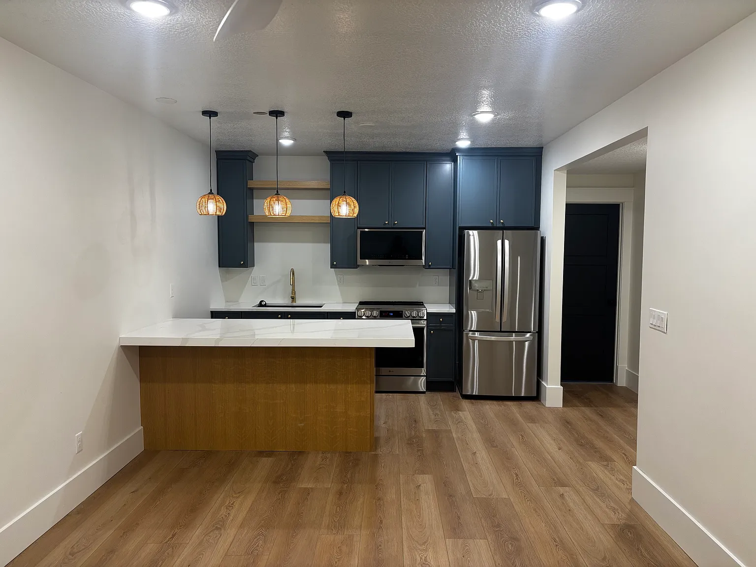 2 bed, 950 sqft, $1,750 — Photo 1